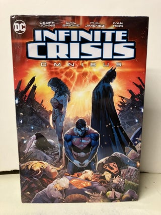 Item #100804 Infinite Crisis Omnibus. Geoff Johns
