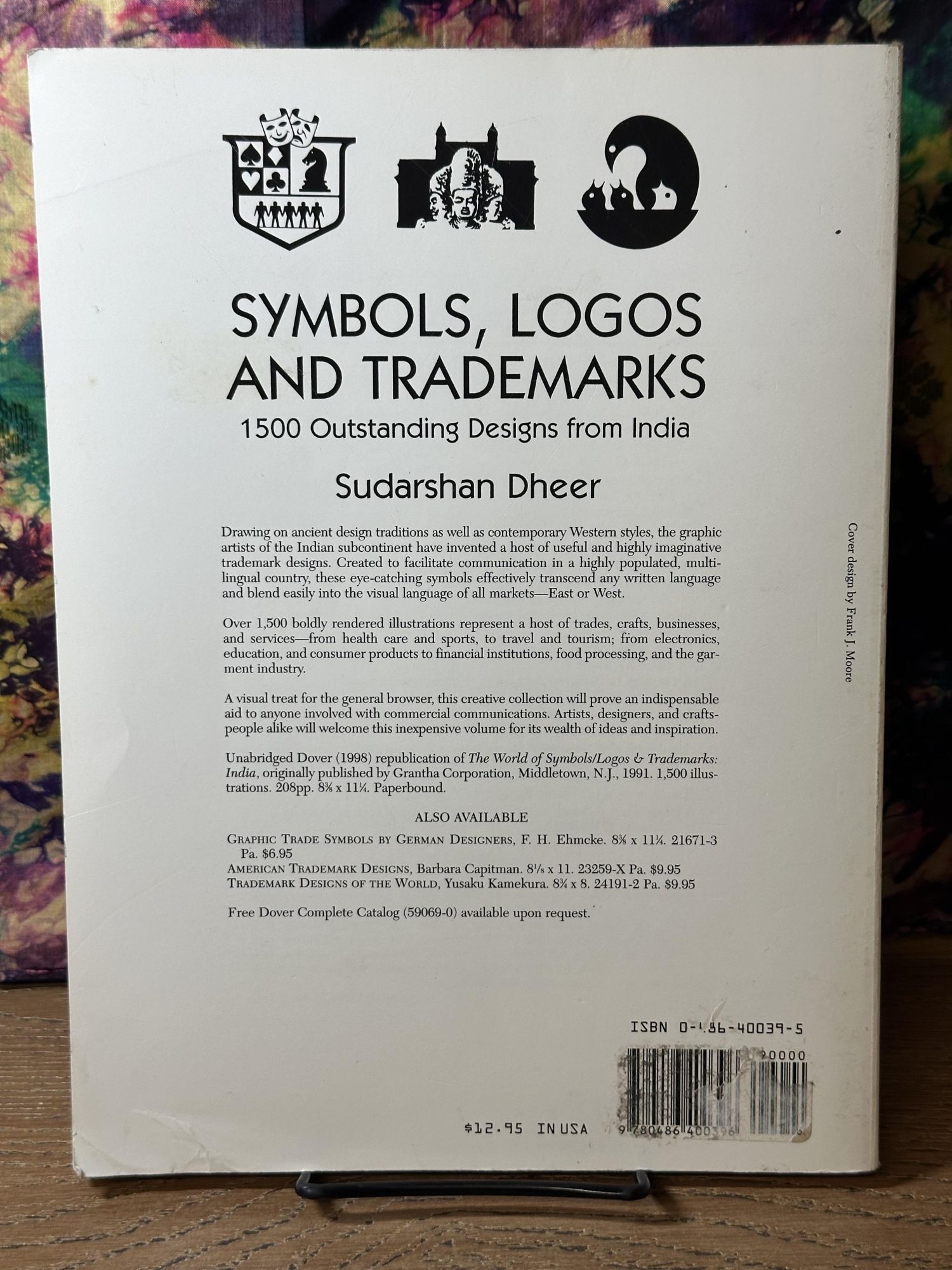 Dover Script Logos Symbols, Logos and Trademarks: 1,500 Outstanding Designs from India ...