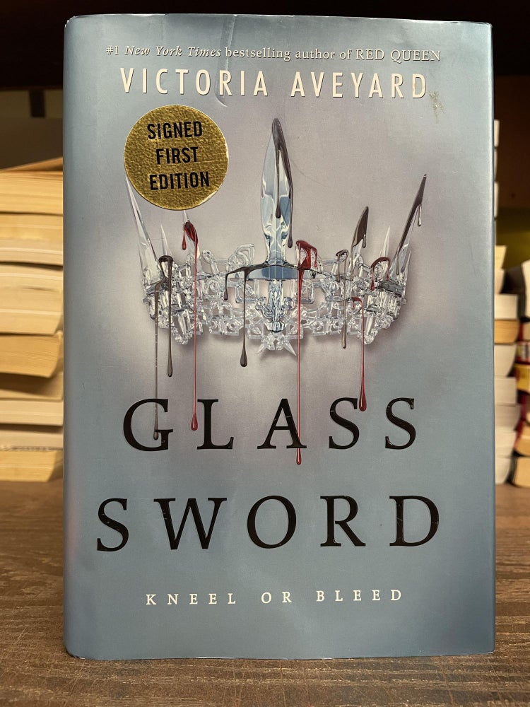 Item #73611 Glass Sword. Victoria Aveyard.