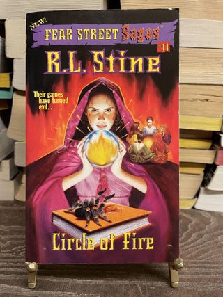 Item #76769 Circle of Fire (New Fear Street Sagas, No. 11). R. L. Stine