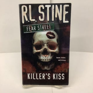 Item #79131 Killer's Kiss, Fear Street. R. L. Stine