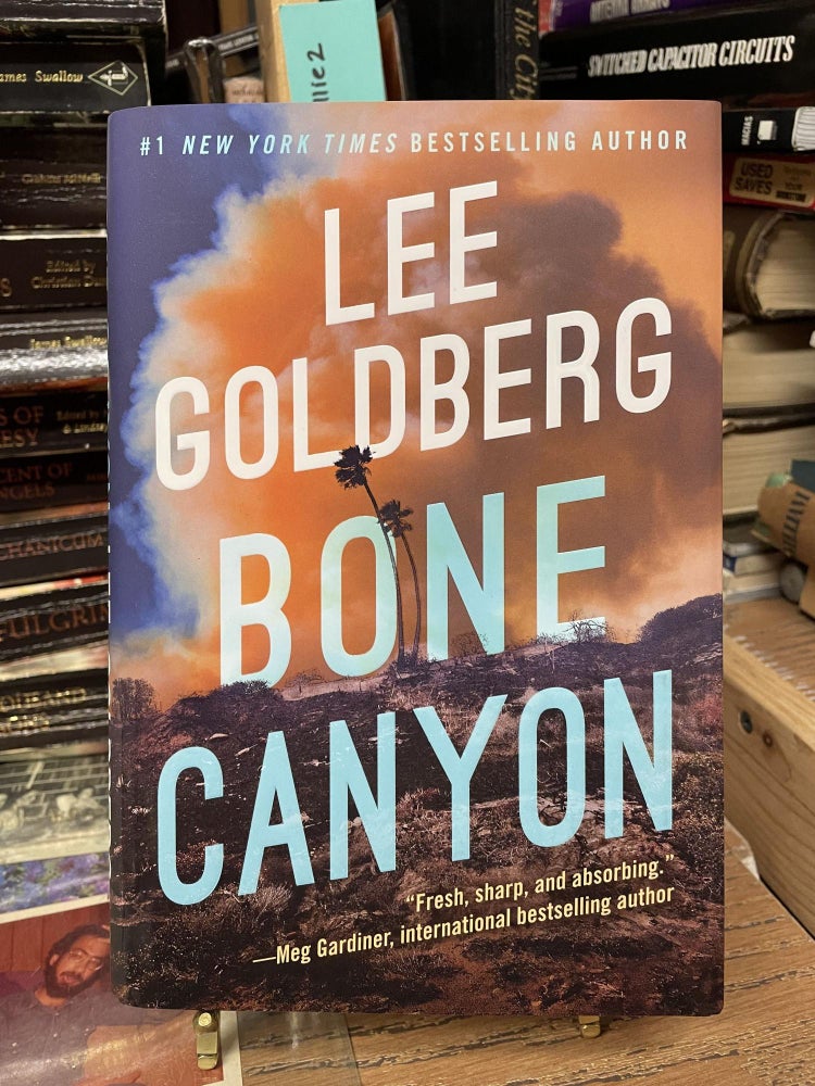 Item #80174 Bone Canyon. Lee Goldberg.