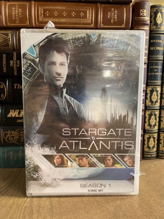 Item #84146 Stargate Atlantis: The Complete Series. Andy Mikita