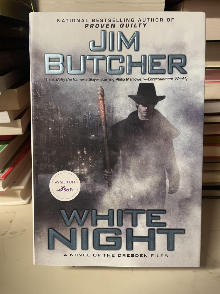 Item #91775 White Knight. Jim Butcher.