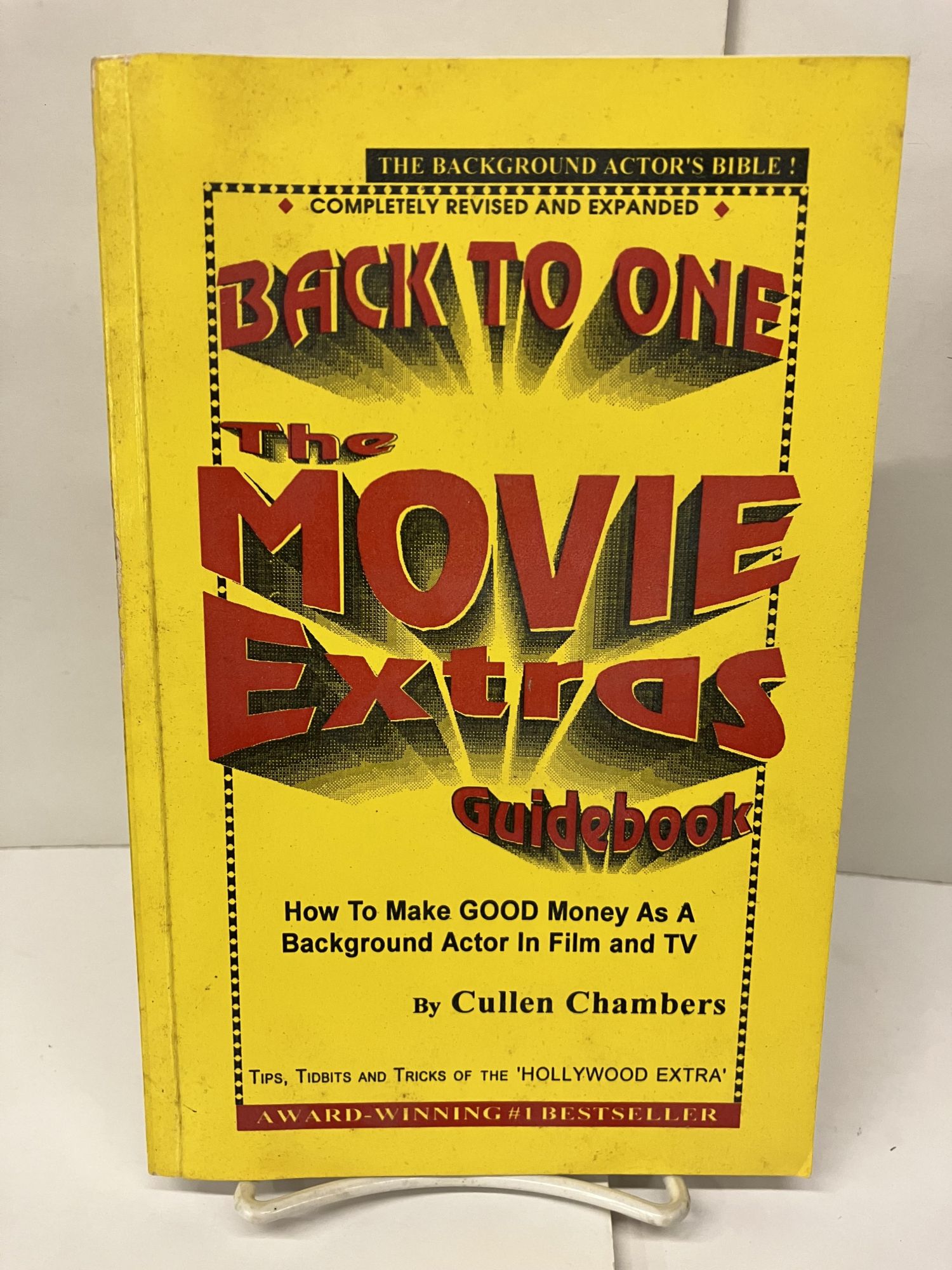 movie-extras-guidebook-how-to-make-good-money-as-a-background-actor-in